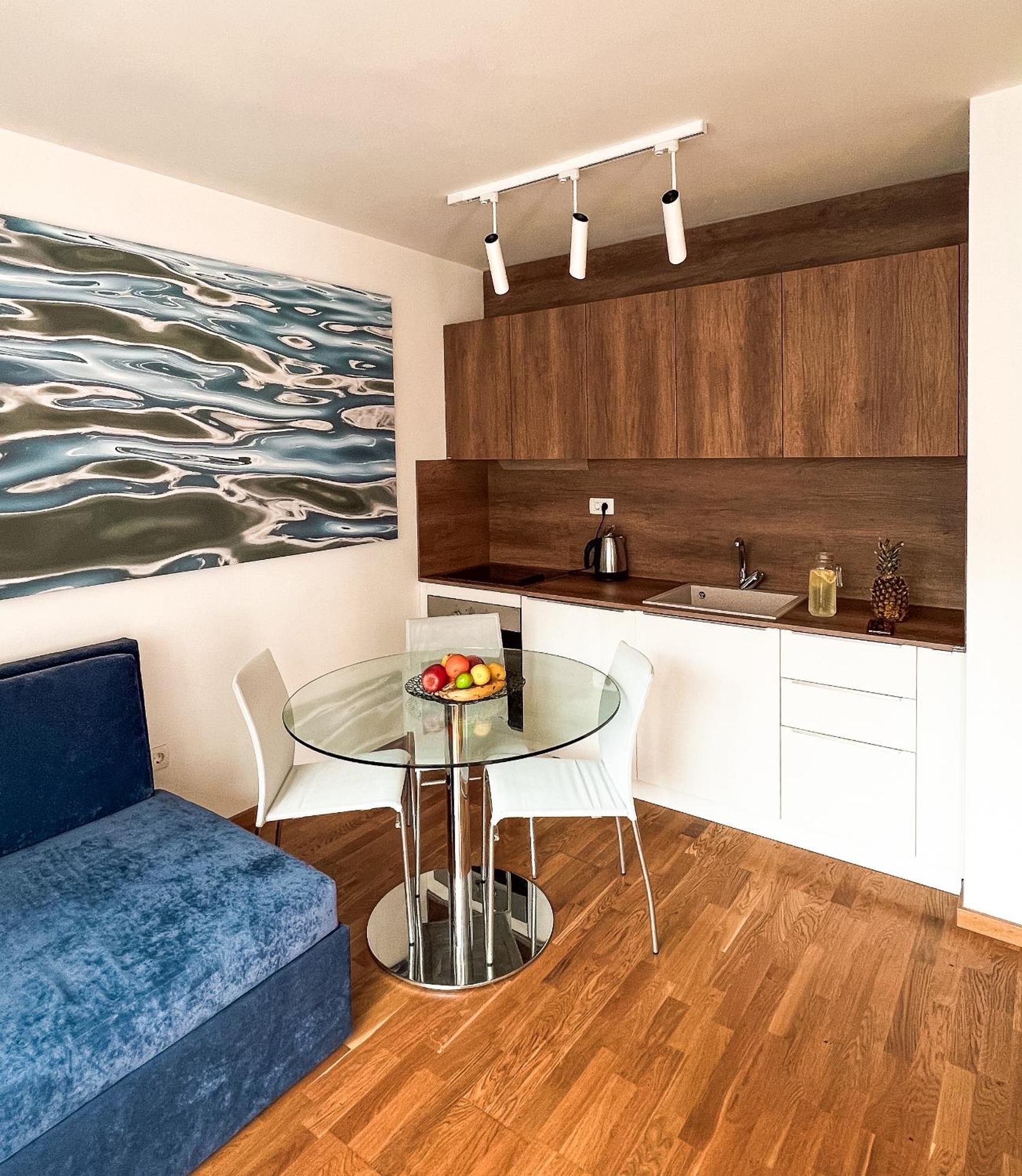 Four Views Apartments Budva Bilik gambar